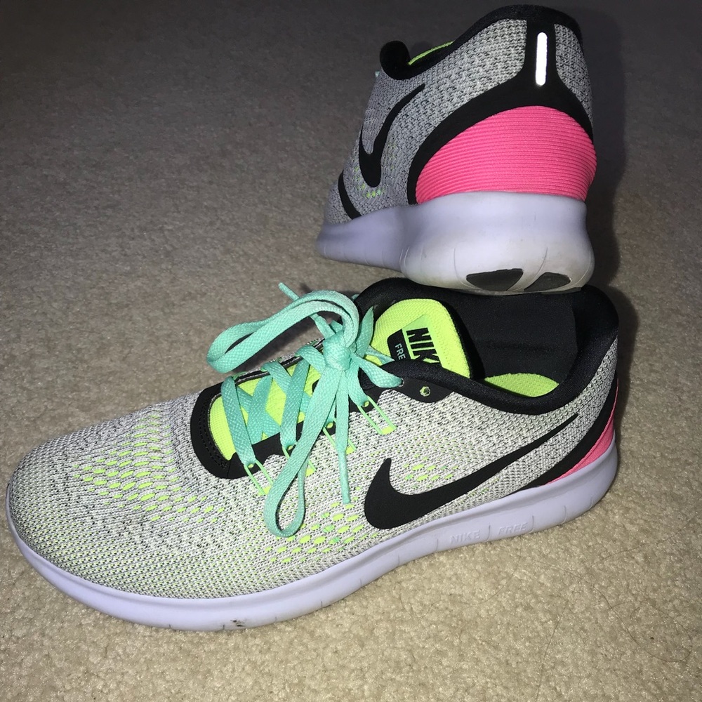 gently worn Nike Running tennis shoes